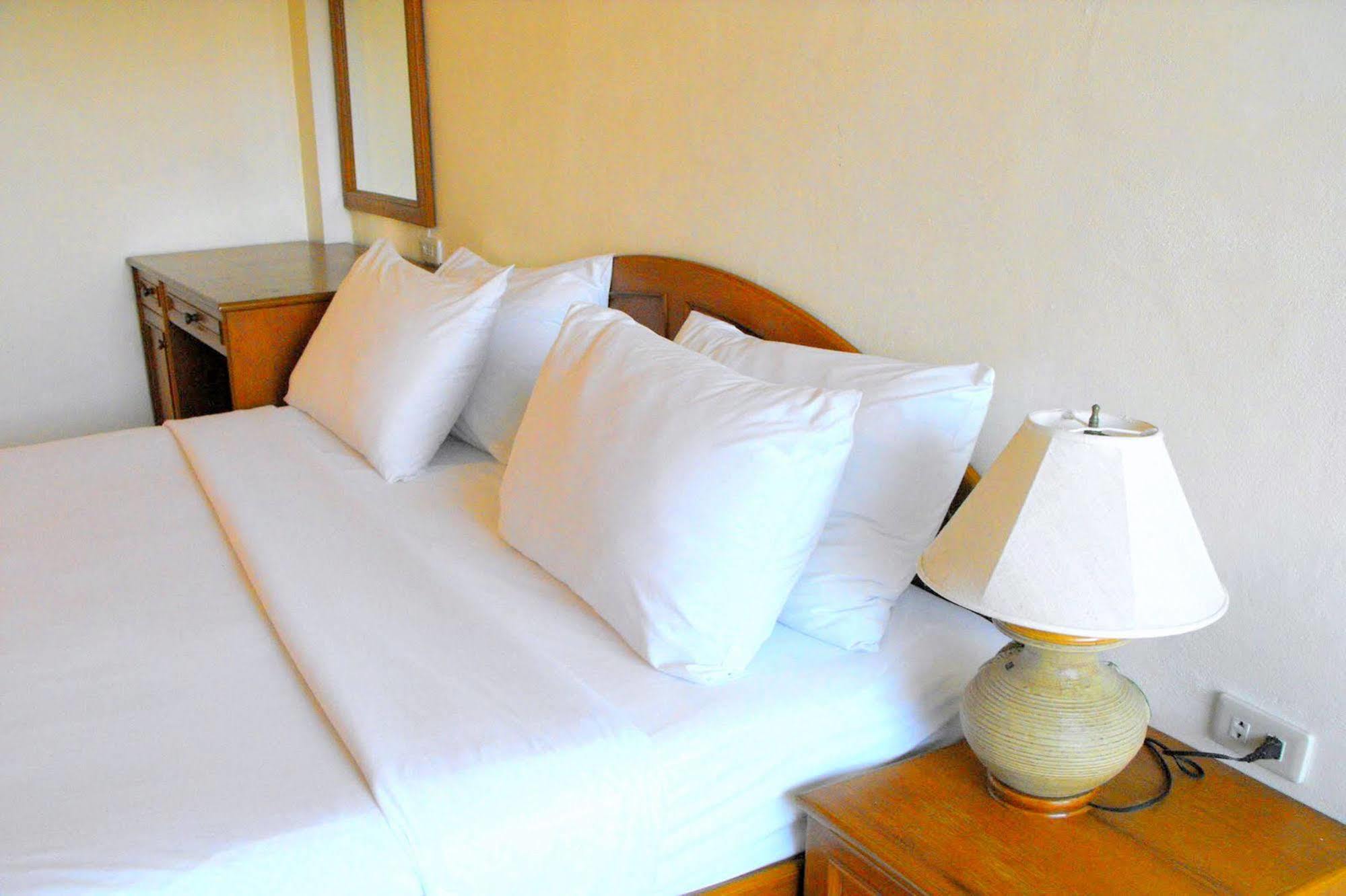 The Album Loft Apartman Patong Kültér fotó